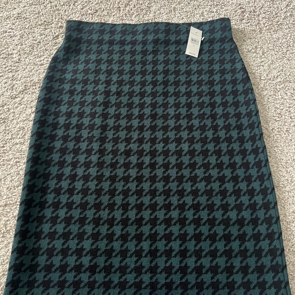Ann Taylor Factory Green and Black Midi Pencil Skirt